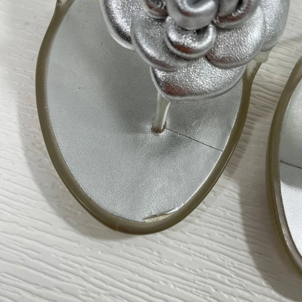 Stuart Weitzman Silver‎ Flower Jelly Thong Sandals Women's Size 9 - Picture 3 of 6